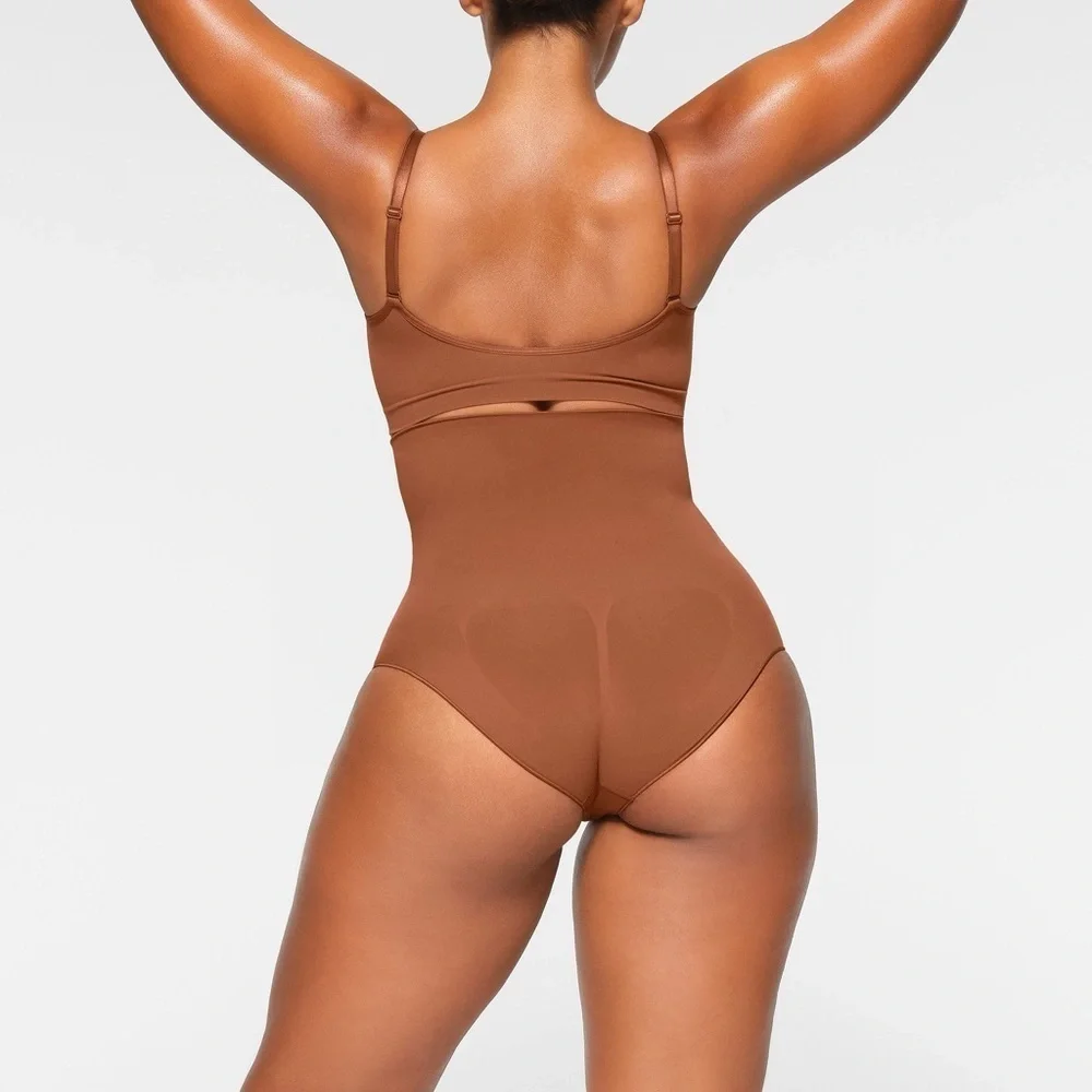 New Skims Seamless Sculpt High Waisted Brief Compression Shapewear Bronze Sz M